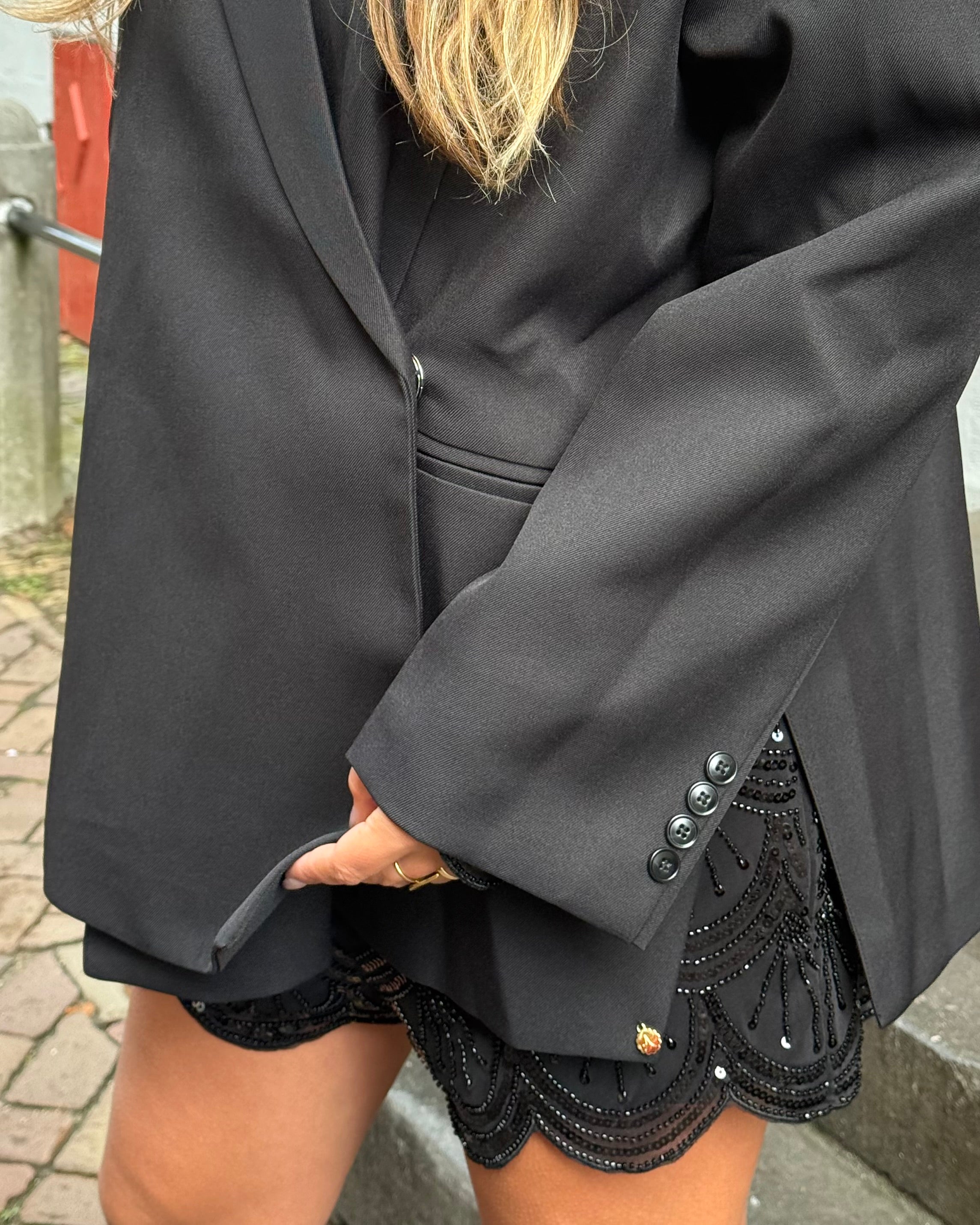 Lucie glitter short black