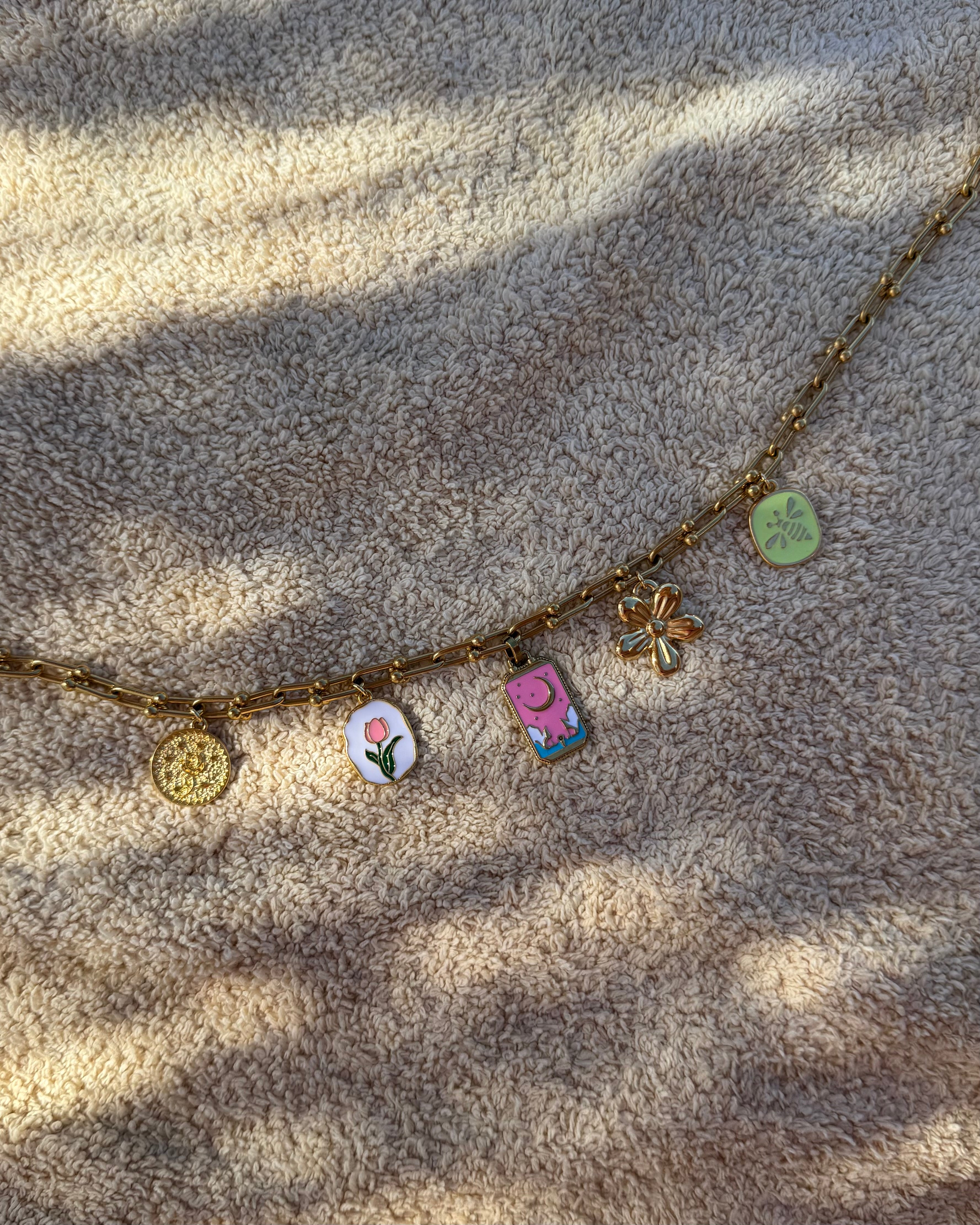 Daisy necklace