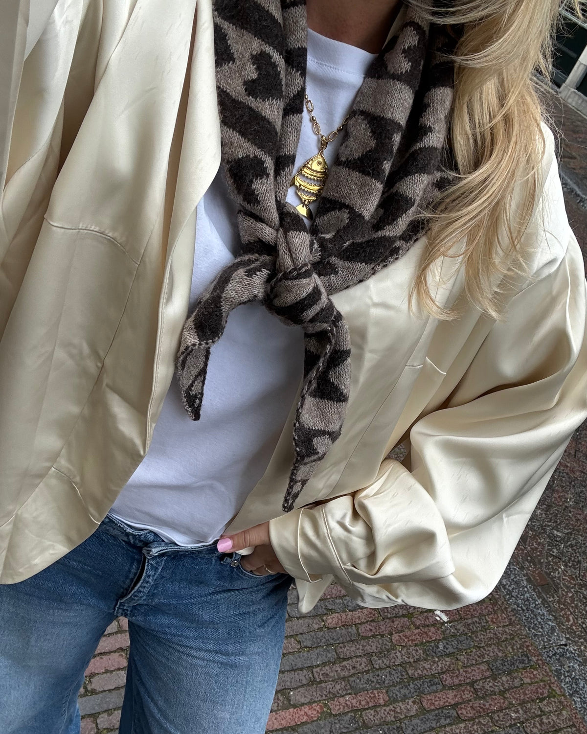 Lulu scarf brown hearts