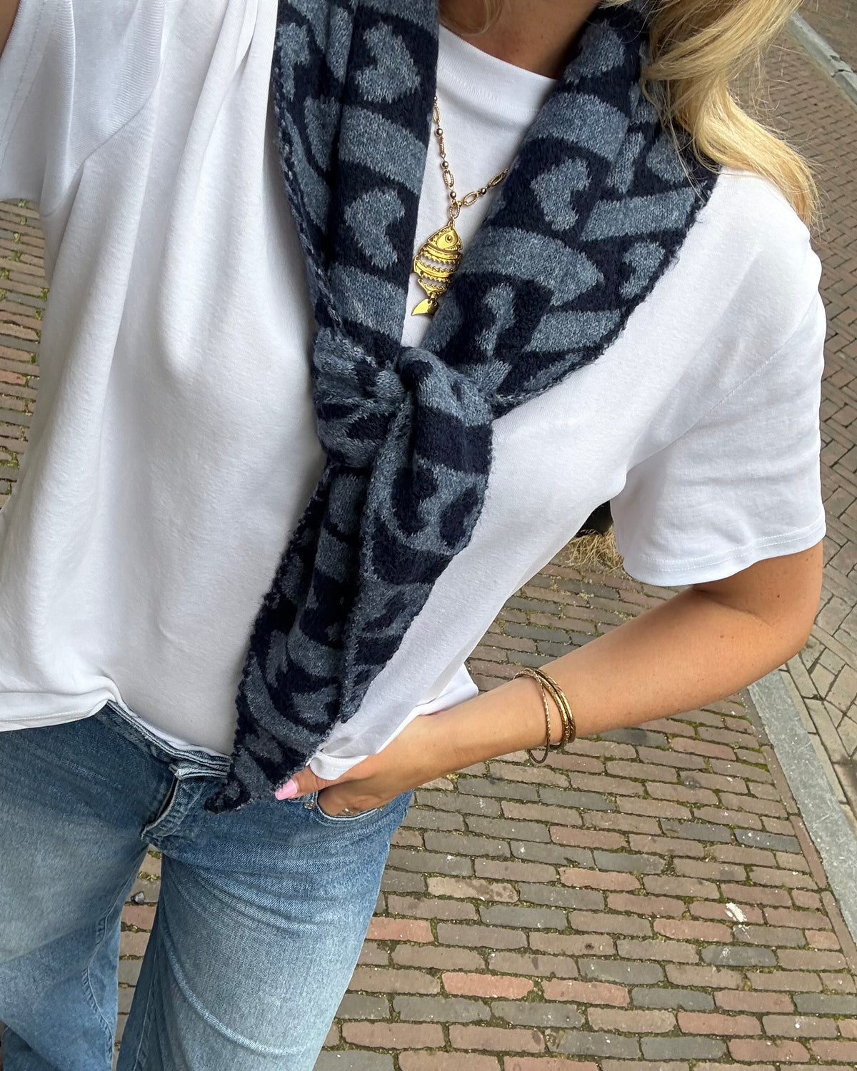 Lulu scarf blue hearts