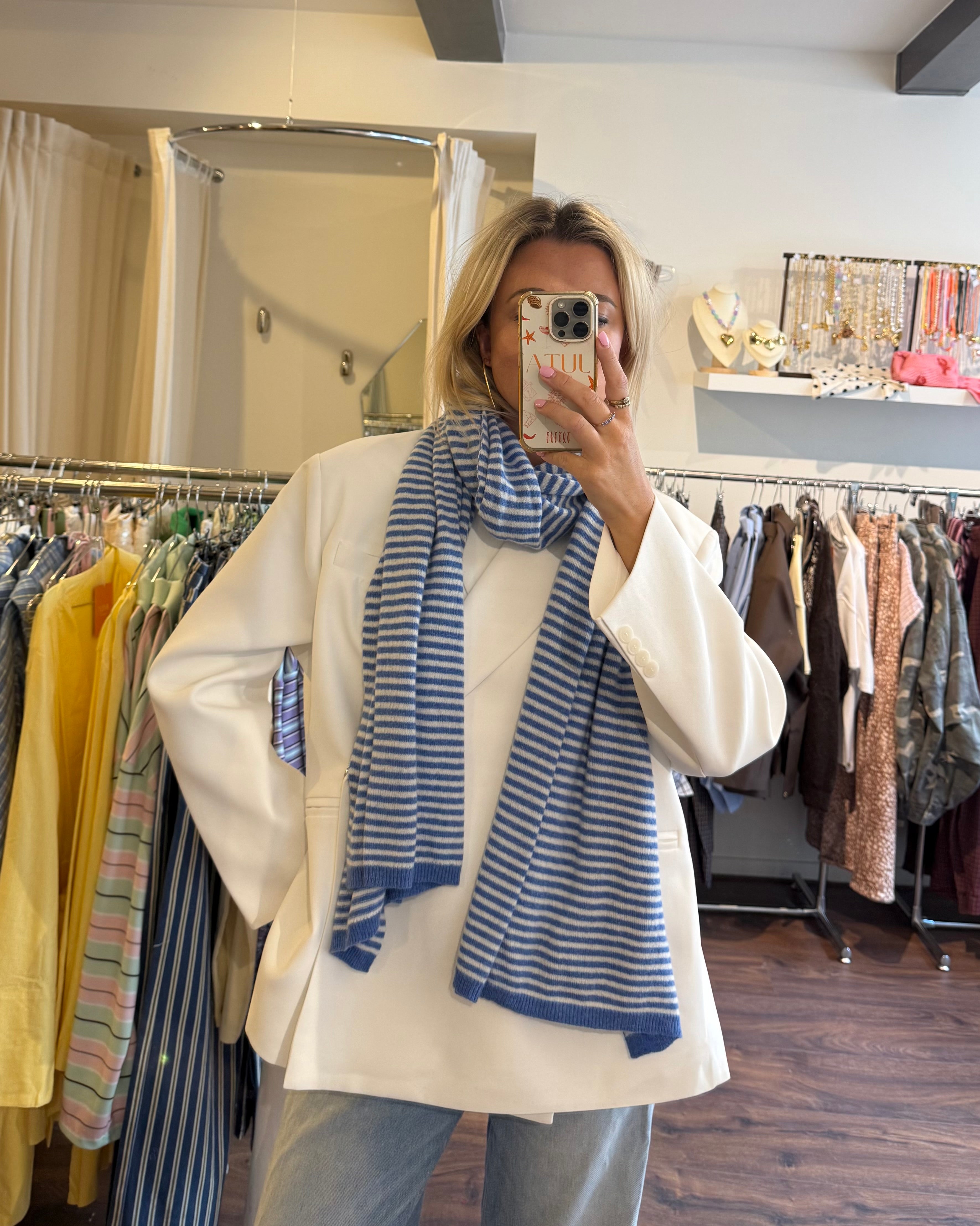 Doris scarf blue