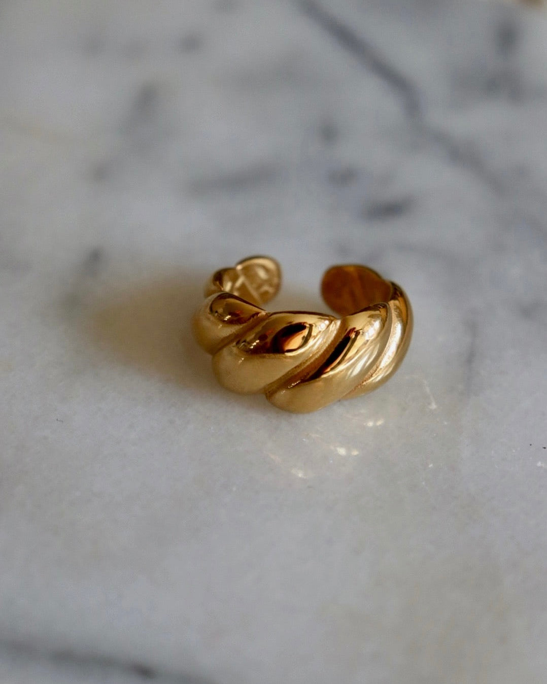 Croissant ring
